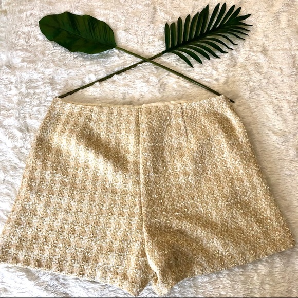 NWT Express High Waisted textured shorts - Picture 3 of 14